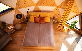 4 Żywioły - całoroczne domki kopułowe w Sudetach